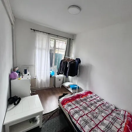 Cosy Double Bed Haag